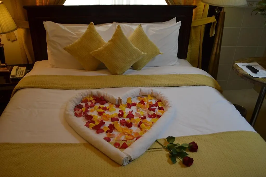 Al Hayat Hotel Apartments Sharjah 3*,